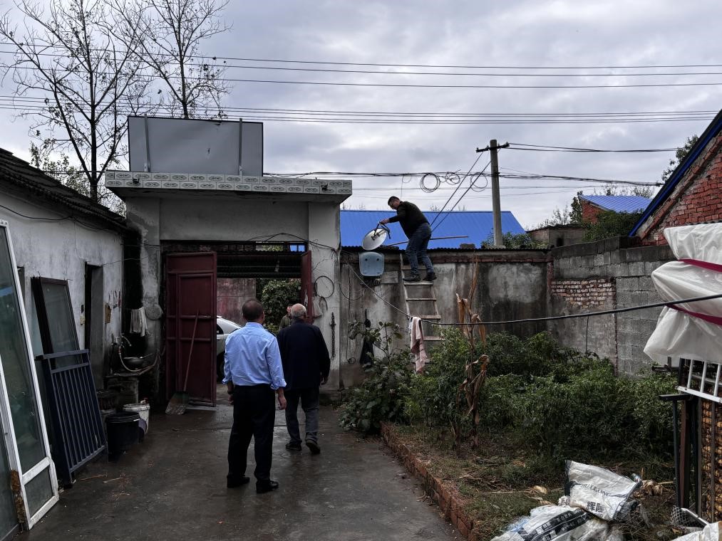 埇桥区苗庵镇开展非法卫星地面接收设施专项整治行动